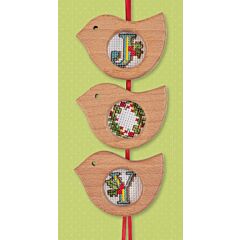 Online Exclusive - Ready, Steady, Stitch - Issue 416 - Wooden Bird 'Joy' Banner